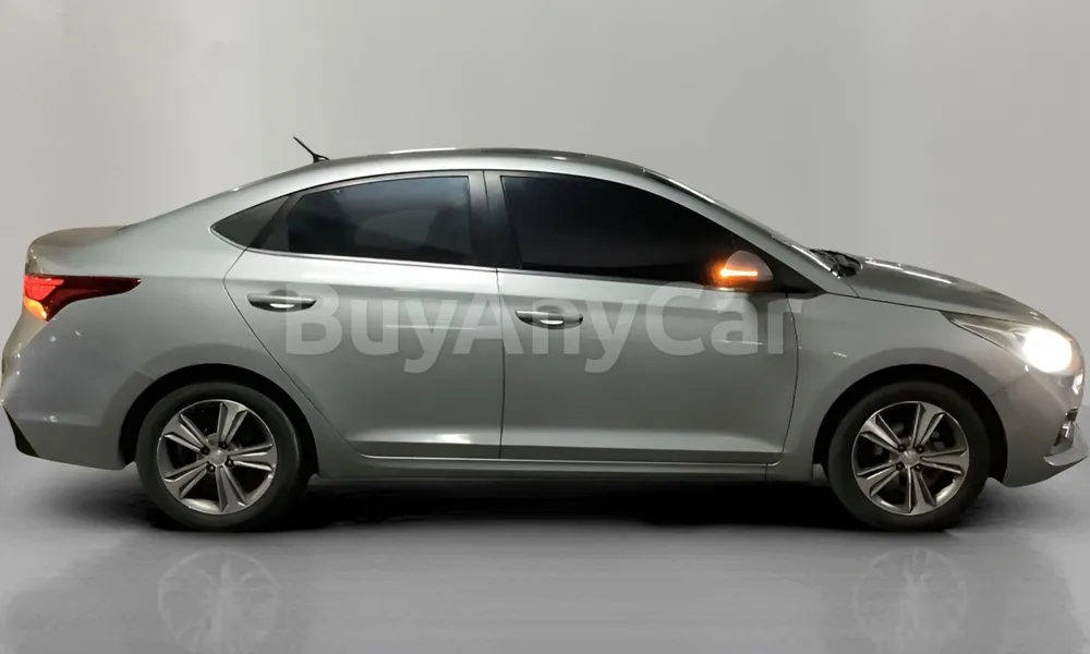 Vehicle photo 5