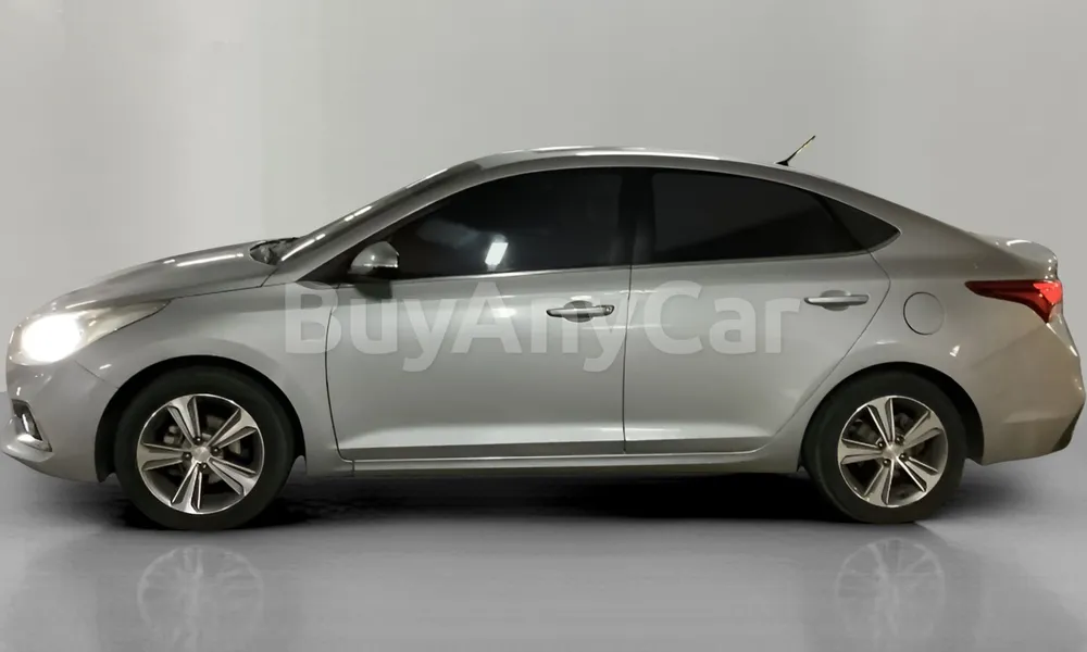 Vehicle photo 3