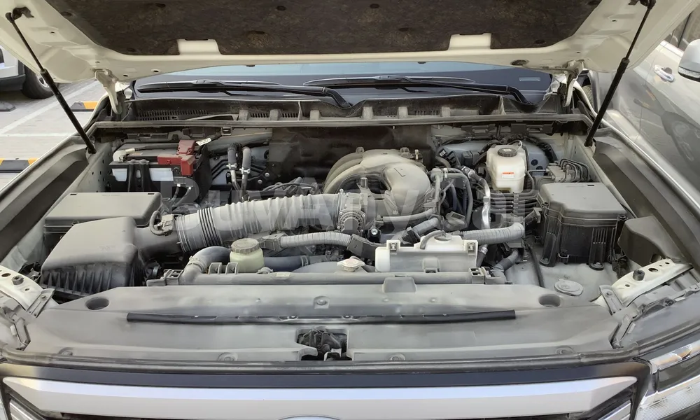 Vehicle photo 7
