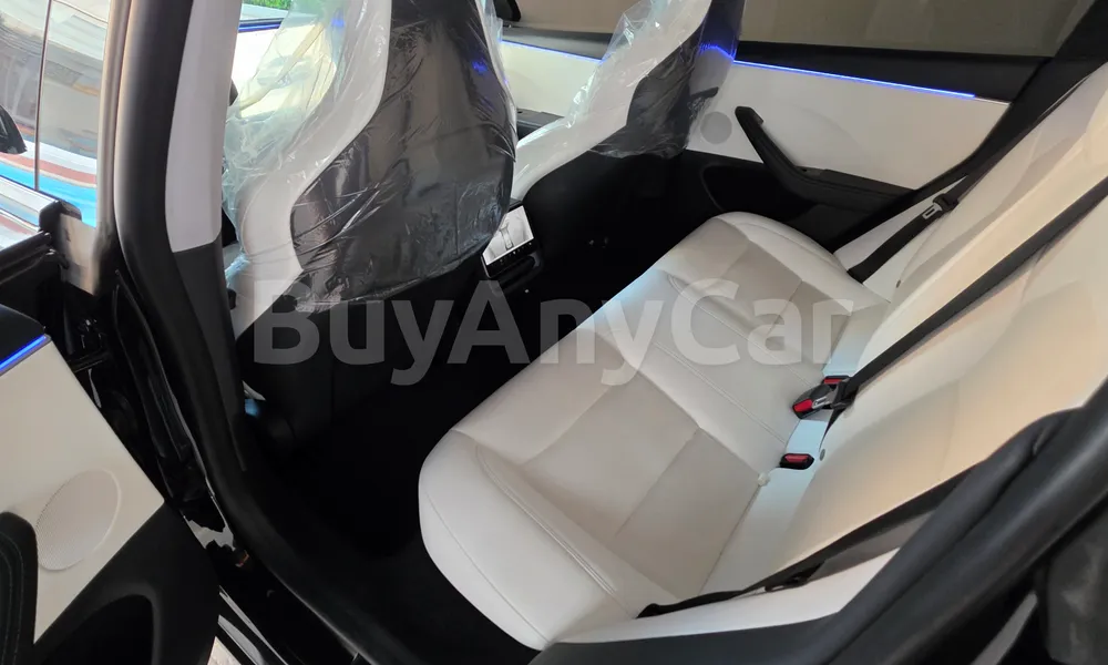 Vehicle photo 5