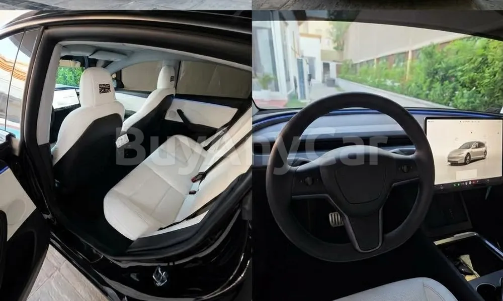 Vehicle photo 2