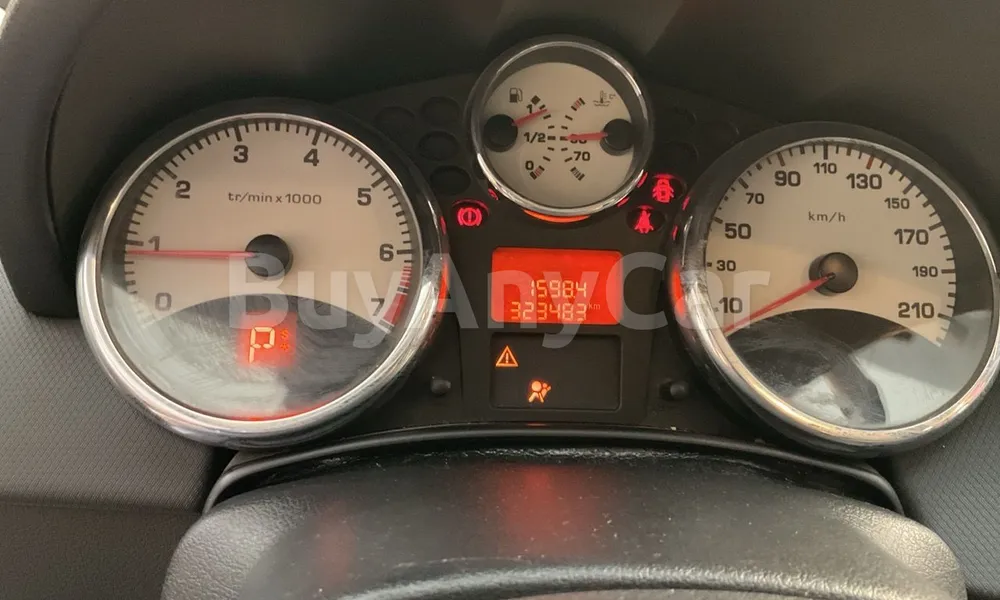 Vehicle photo 7