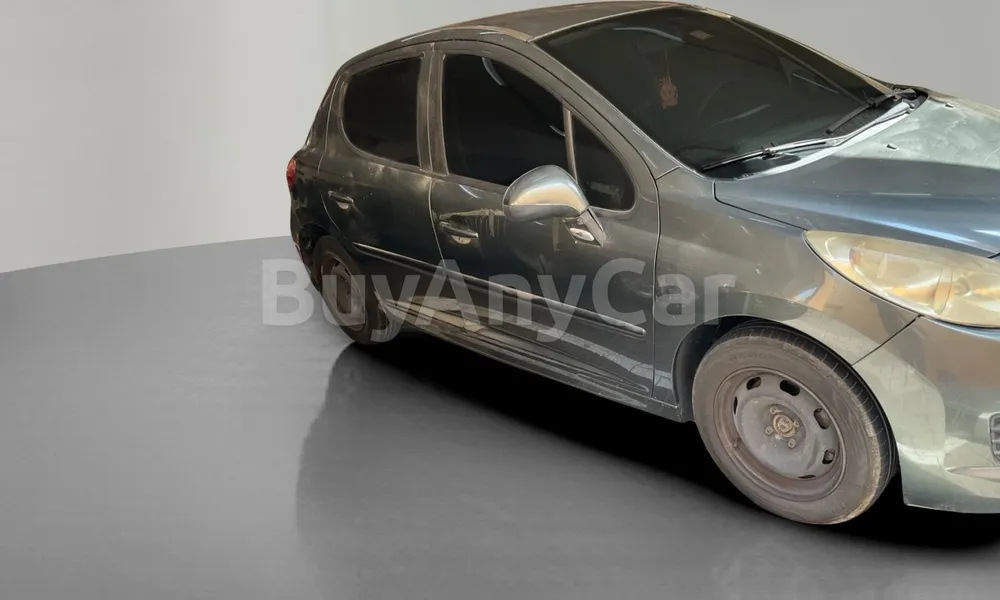 Vehicle photo 5