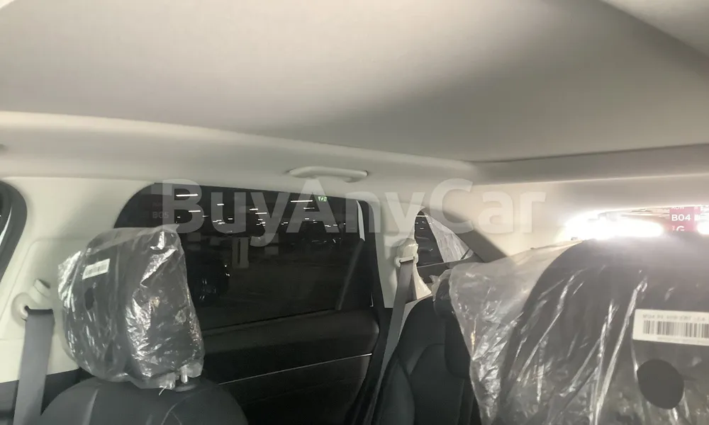 Vehicle photo 9