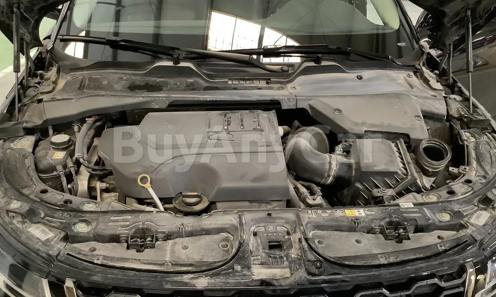 Vehicle photo 6