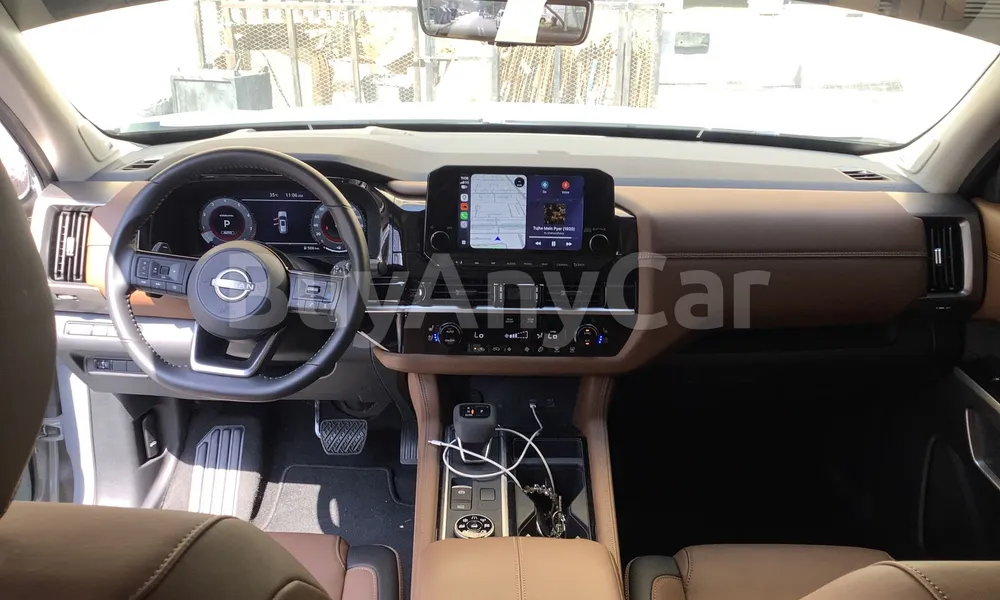 Vehicle photo 7