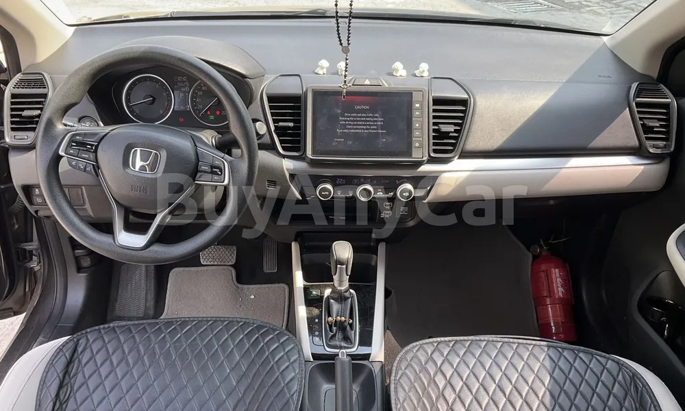 Vehicle photo 8