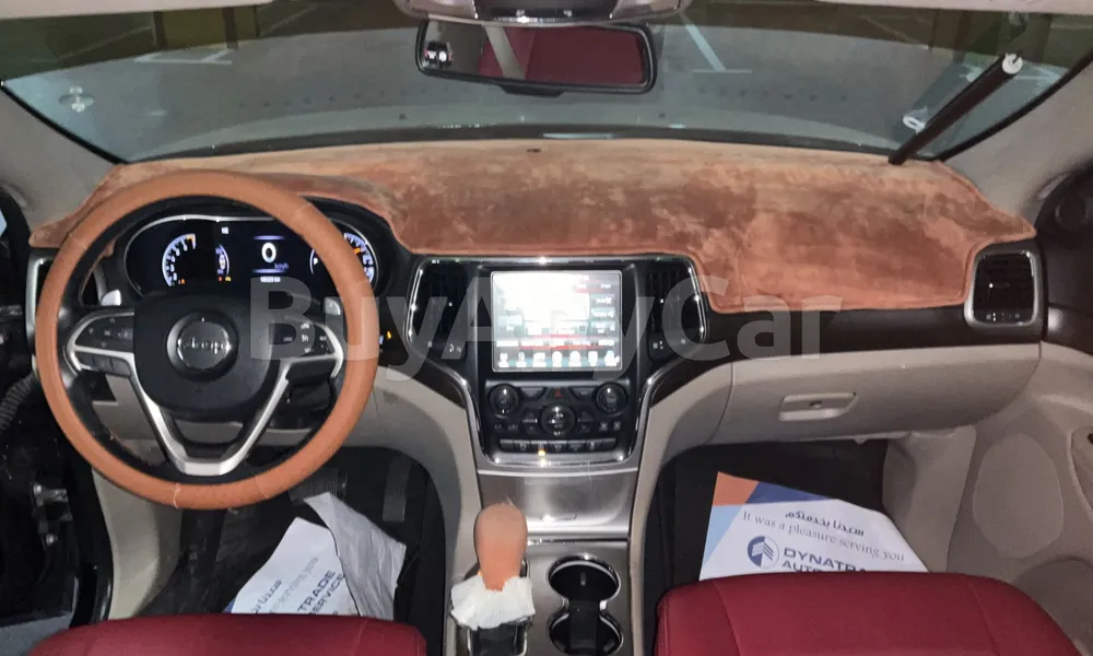 Vehicle photo 8