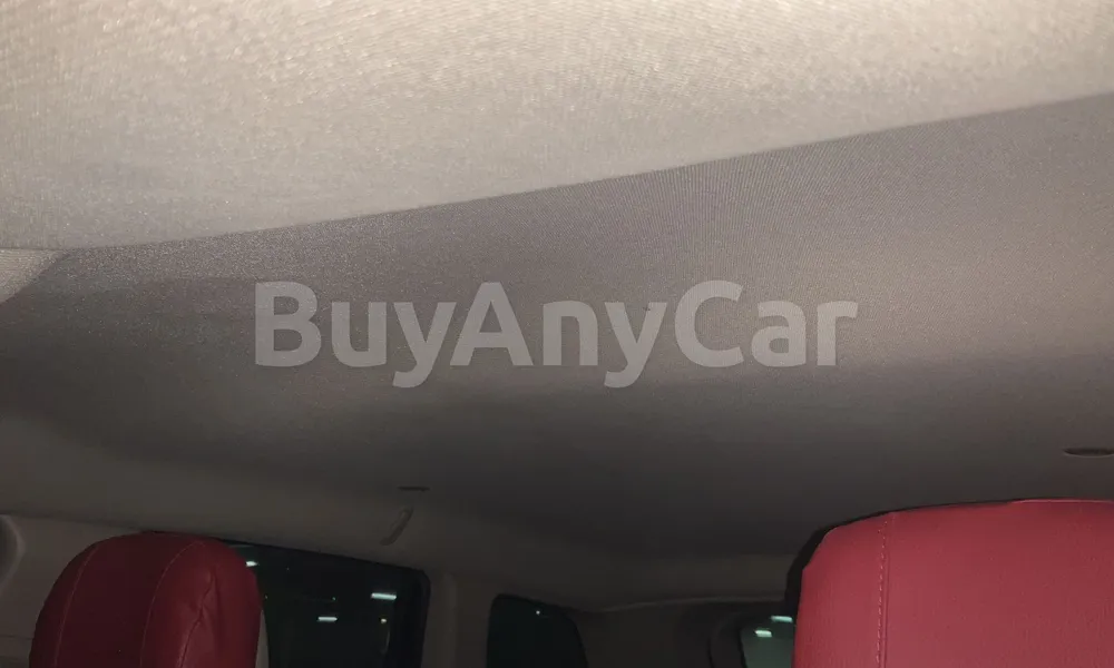 Vehicle photo 9