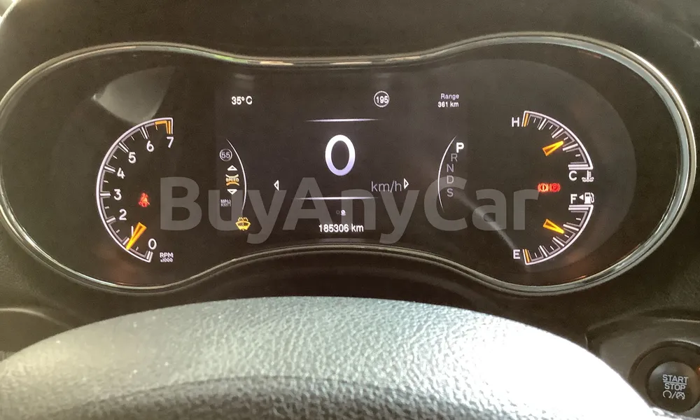 Vehicle photo 8