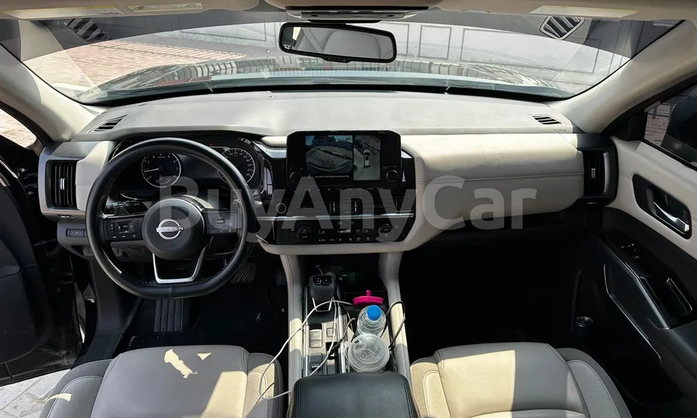 Vehicle photo 9