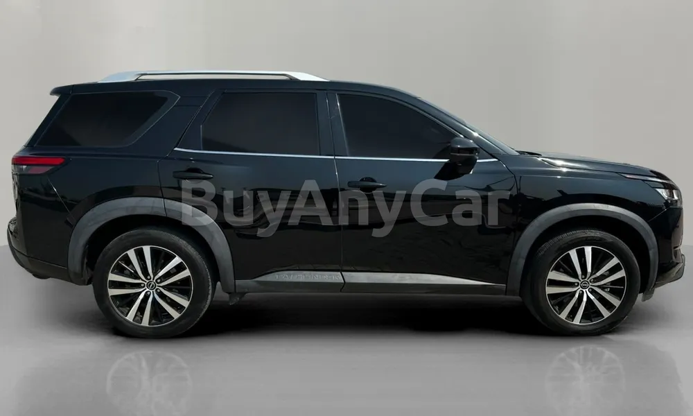 Vehicle photo 3