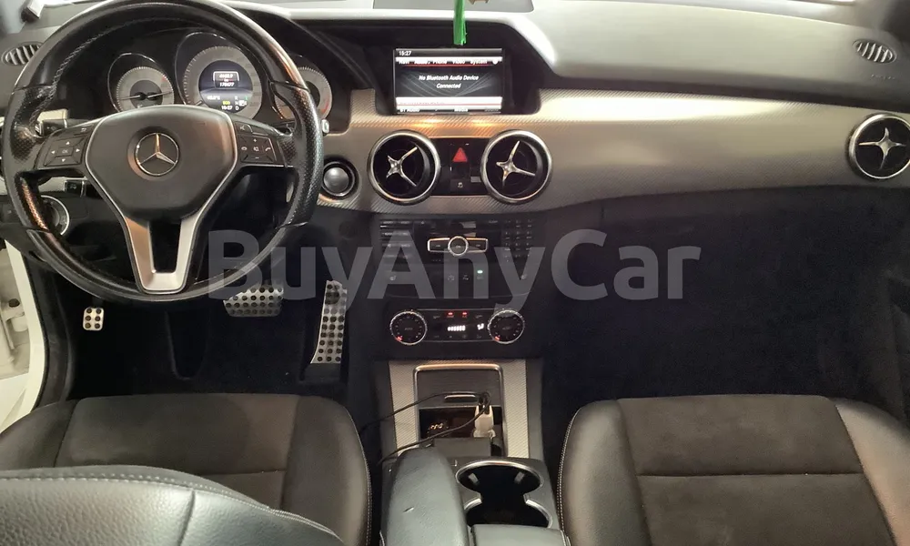 Vehicle photo 8
