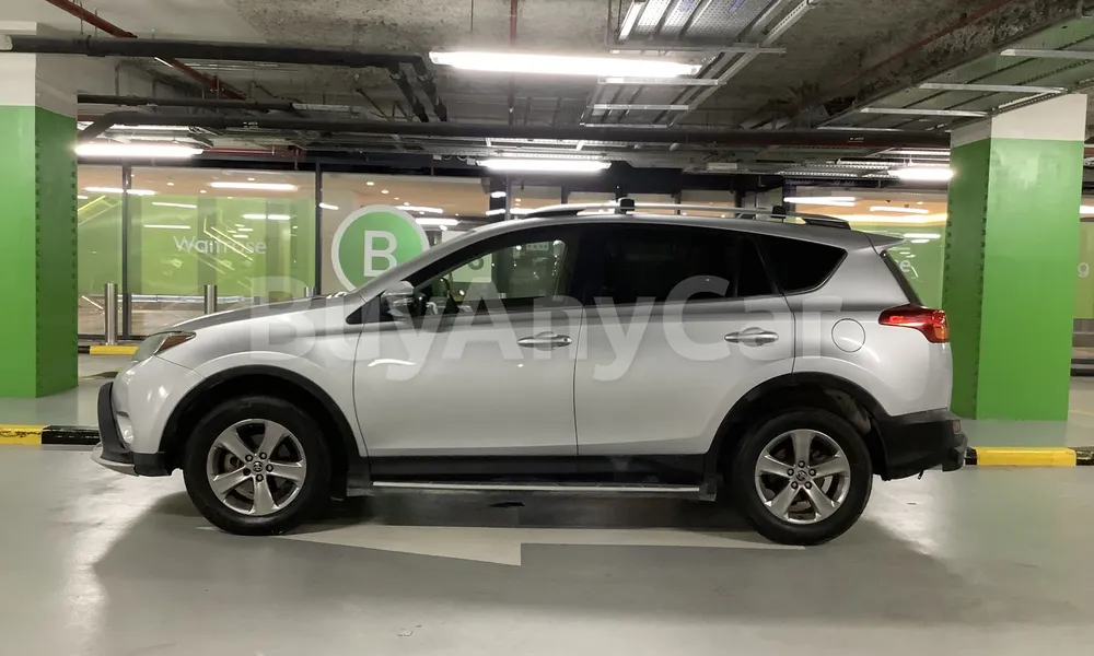 Vehicle photo 4