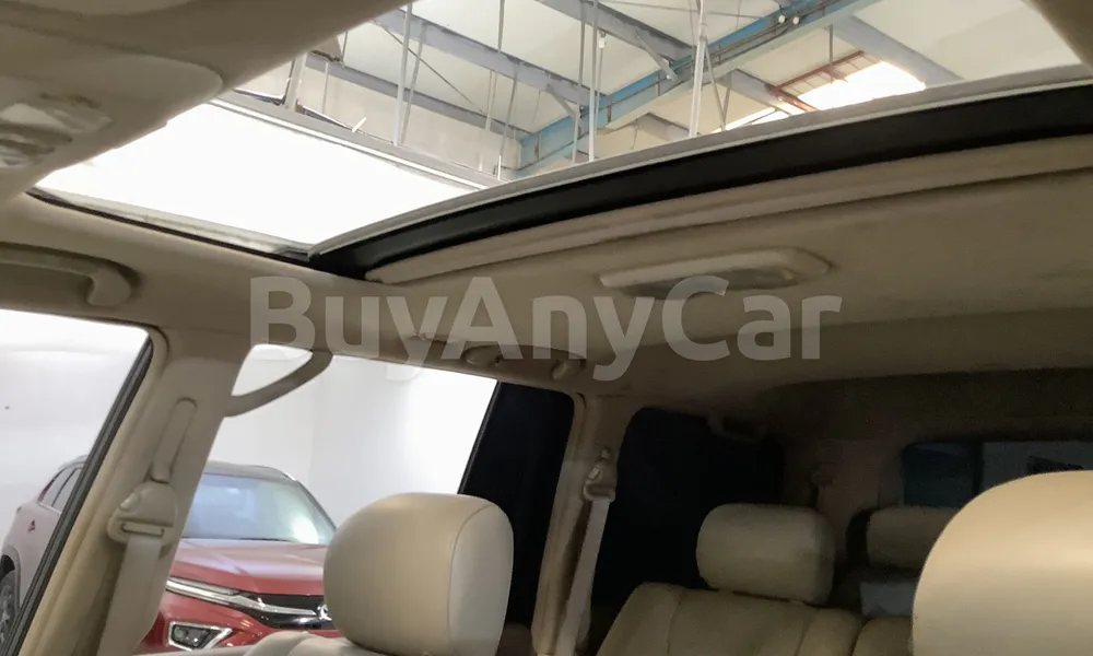 Vehicle photo 8