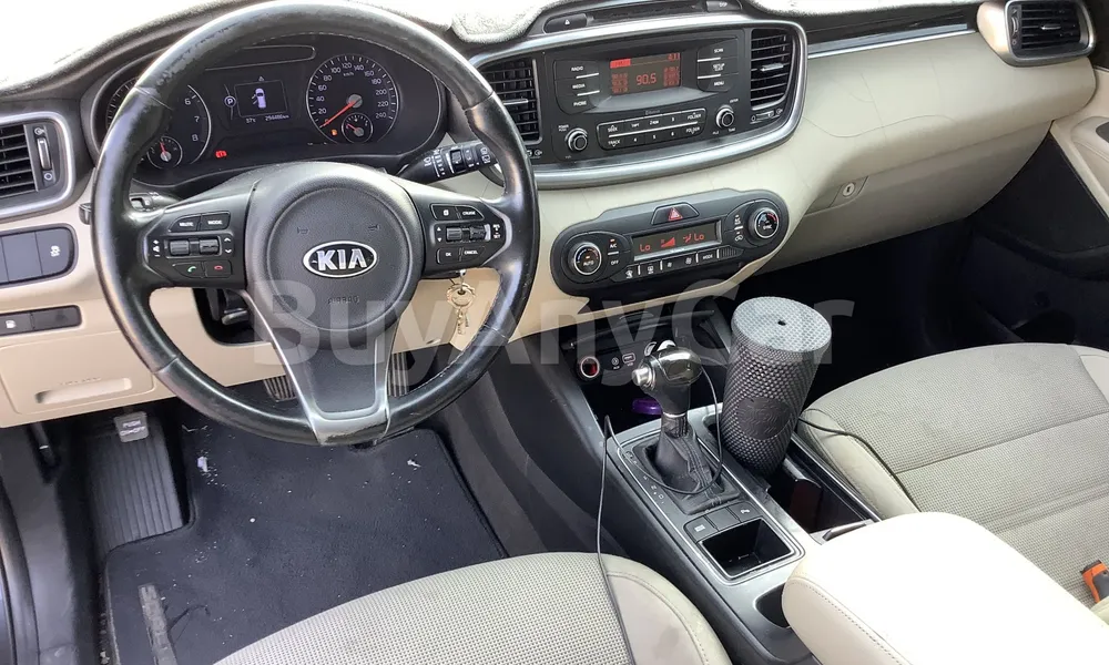 Vehicle photo 7