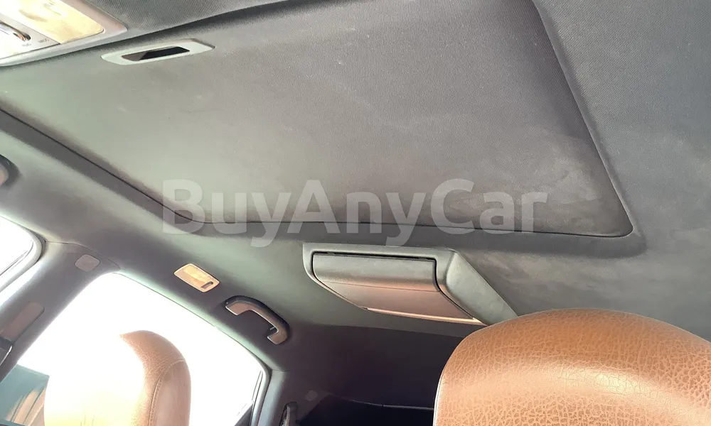 Vehicle photo 9