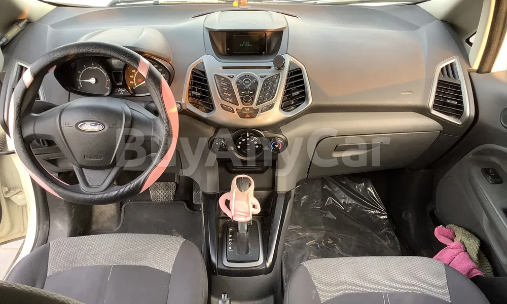 Vehicle photo 8