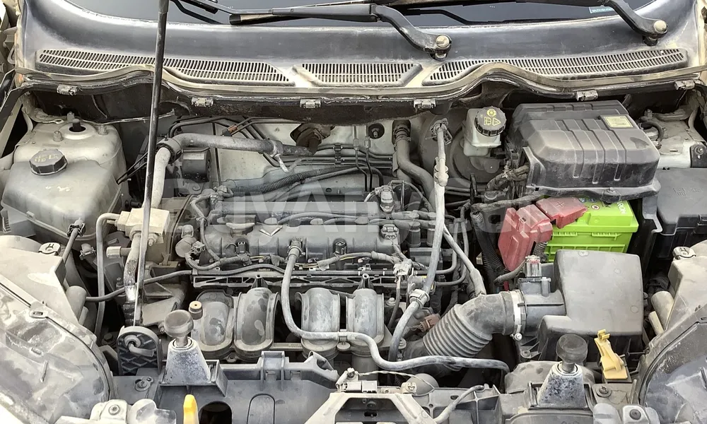 Vehicle photo 6