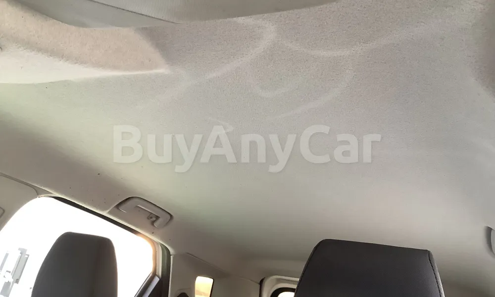 Vehicle photo 9