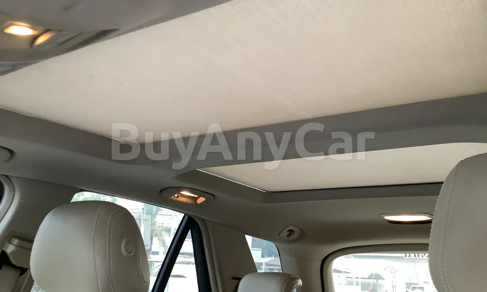 Vehicle photo 9