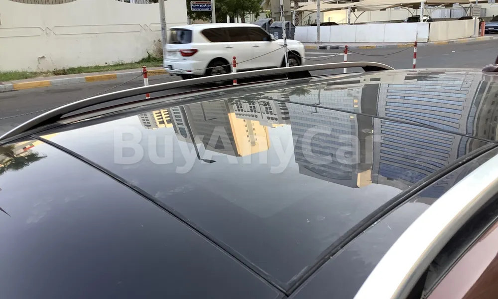 Vehicle photo 5