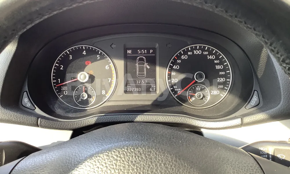 Vehicle photo 7