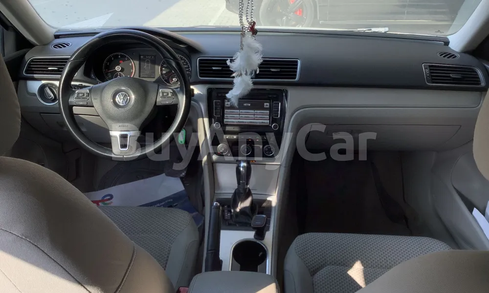 Vehicle photo 8