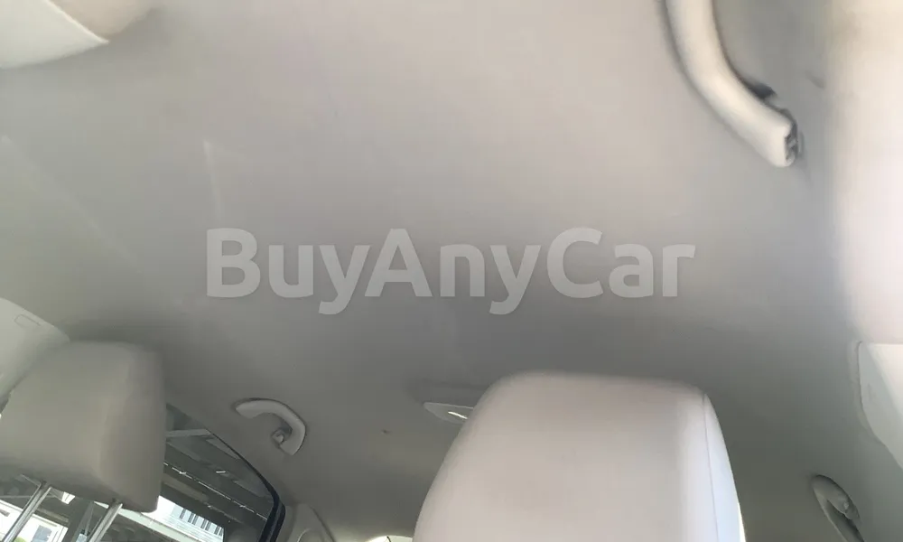 Vehicle photo 9