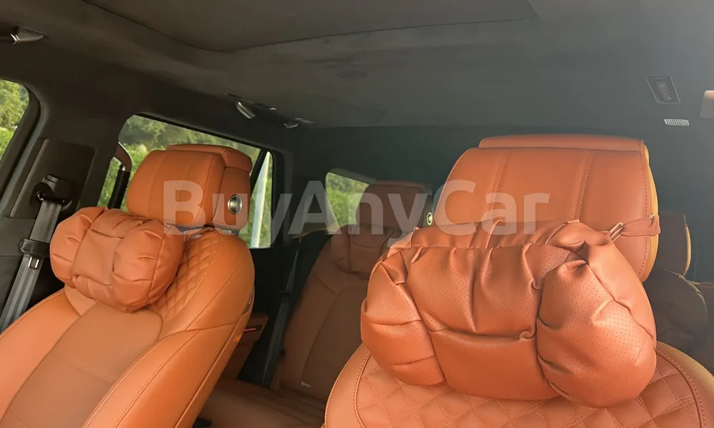 Vehicle photo 9