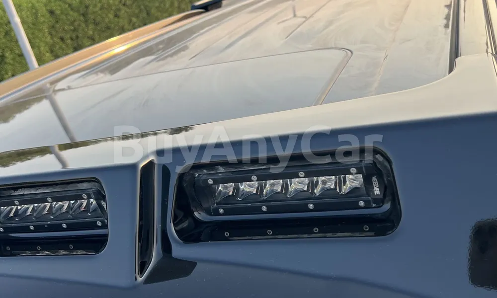 Vehicle photo 5