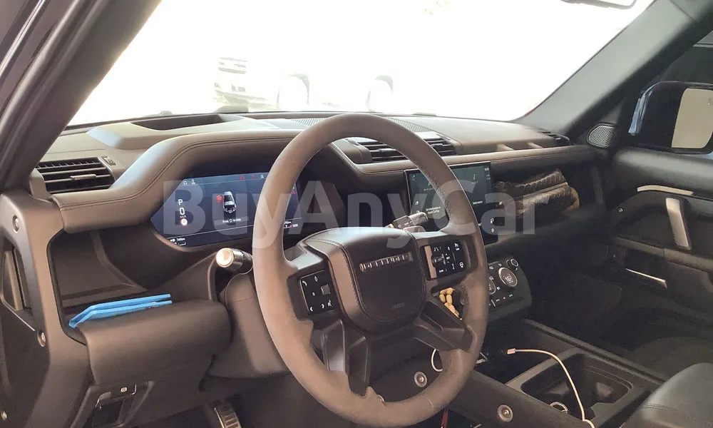 Vehicle photo 9