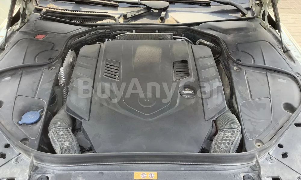 Vehicle photo 6