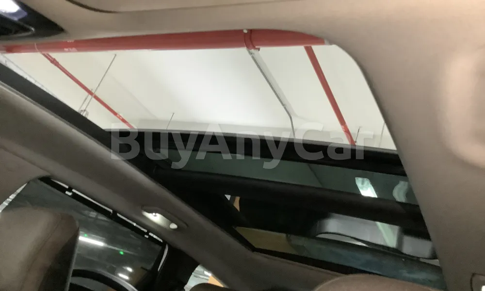 Vehicle photo 9