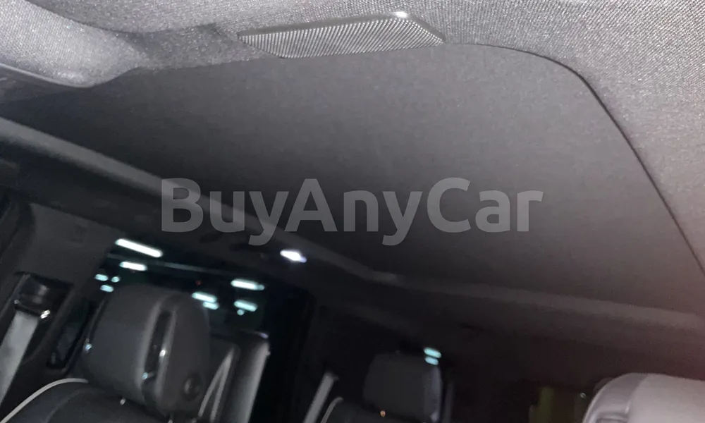 Vehicle photo 9