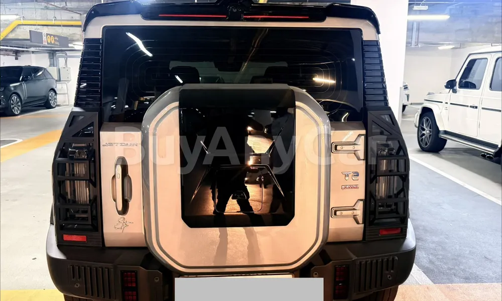 Vehicle photo 2
