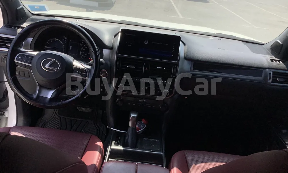 Vehicle photo 8