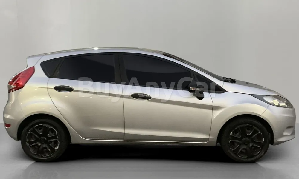 Vehicle photo 3