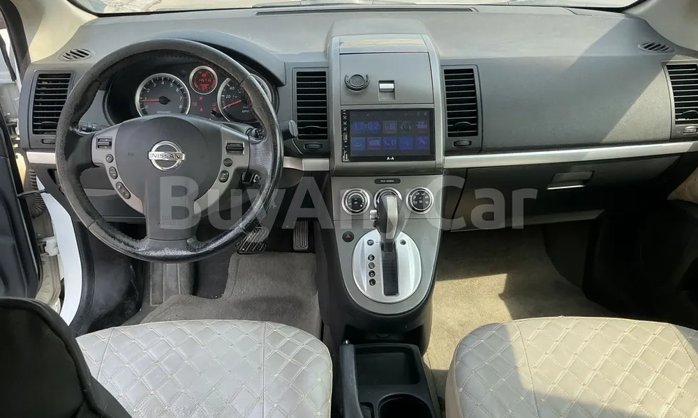 Vehicle photo 9