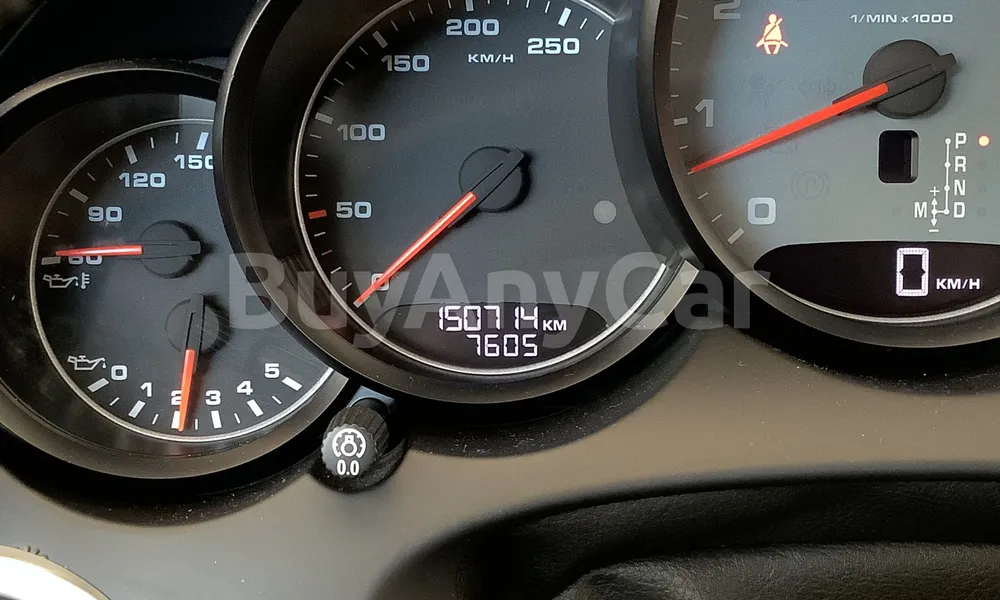 Vehicle photo 9