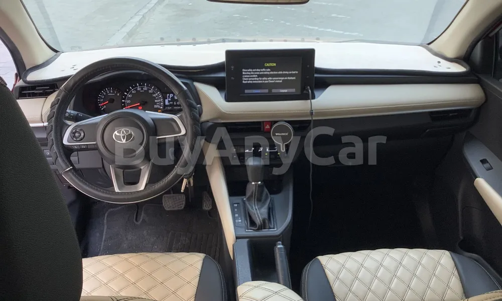 Vehicle photo 8