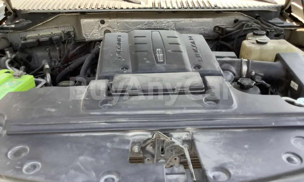 Vehicle photo 6