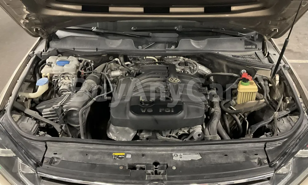 Vehicle photo 6