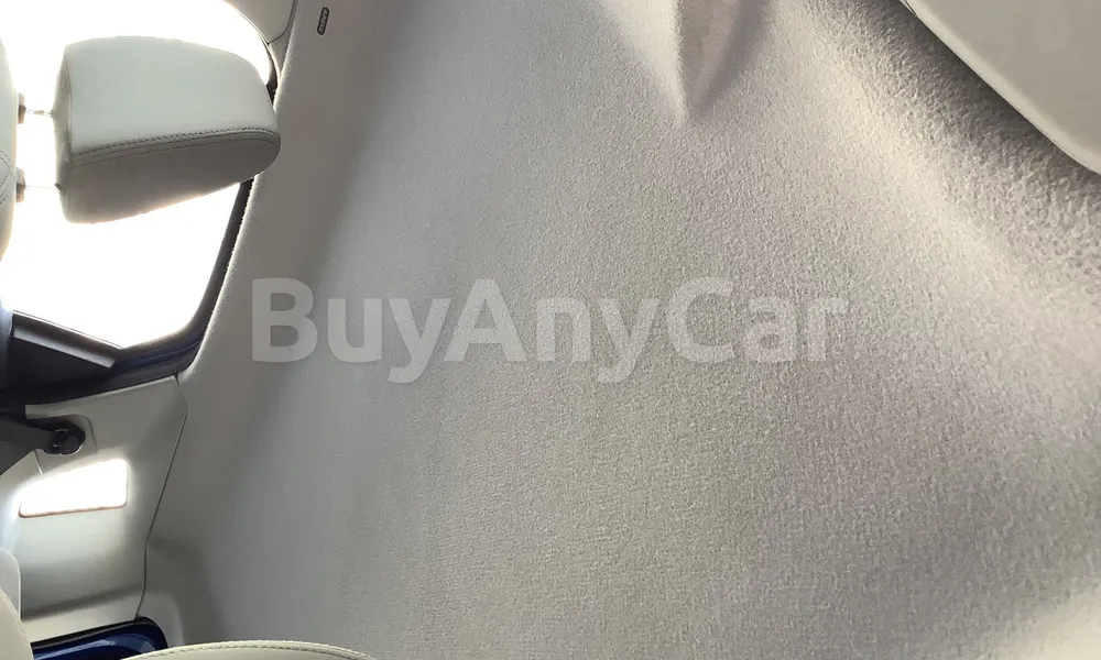 Vehicle photo 9