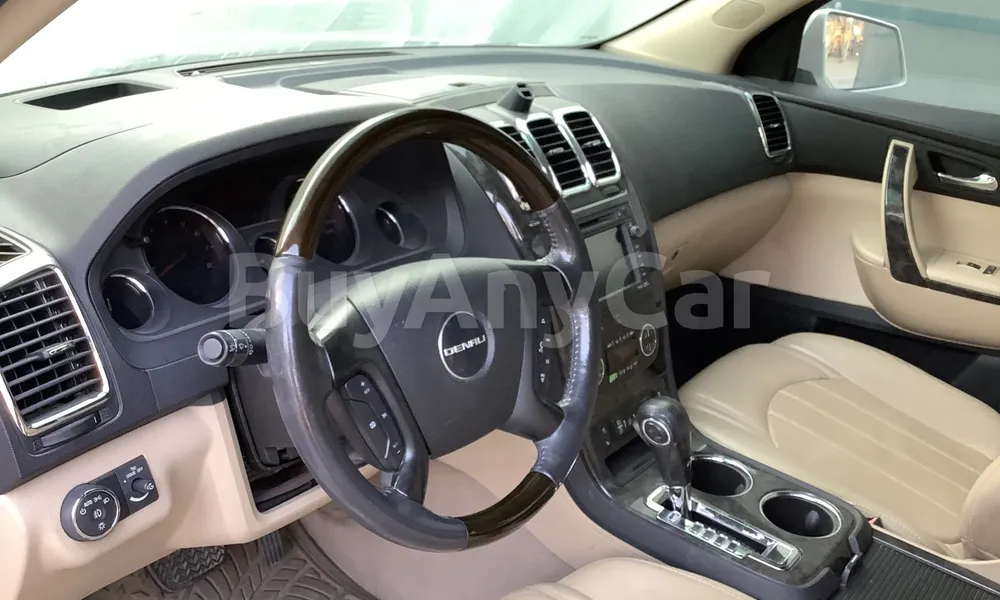 Vehicle photo 8