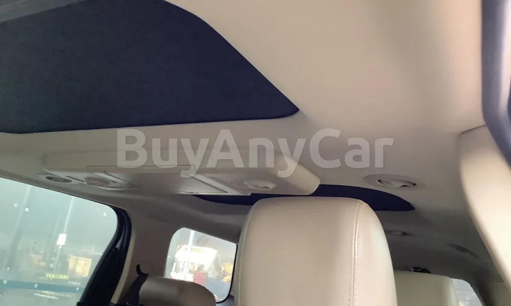 Vehicle photo 9