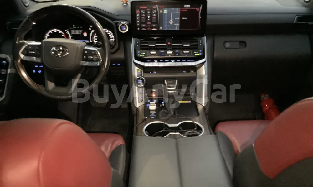 Vehicle photo 8