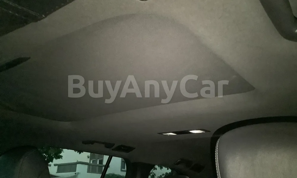 Vehicle photo 9