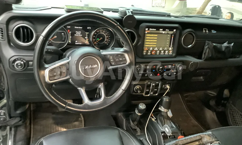Vehicle photo 8