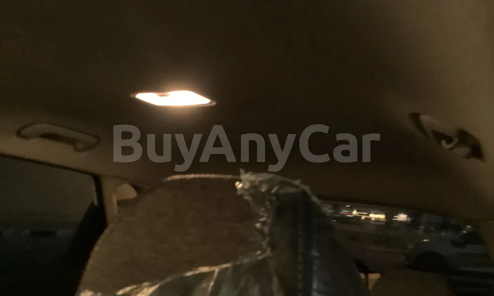 Vehicle photo 9